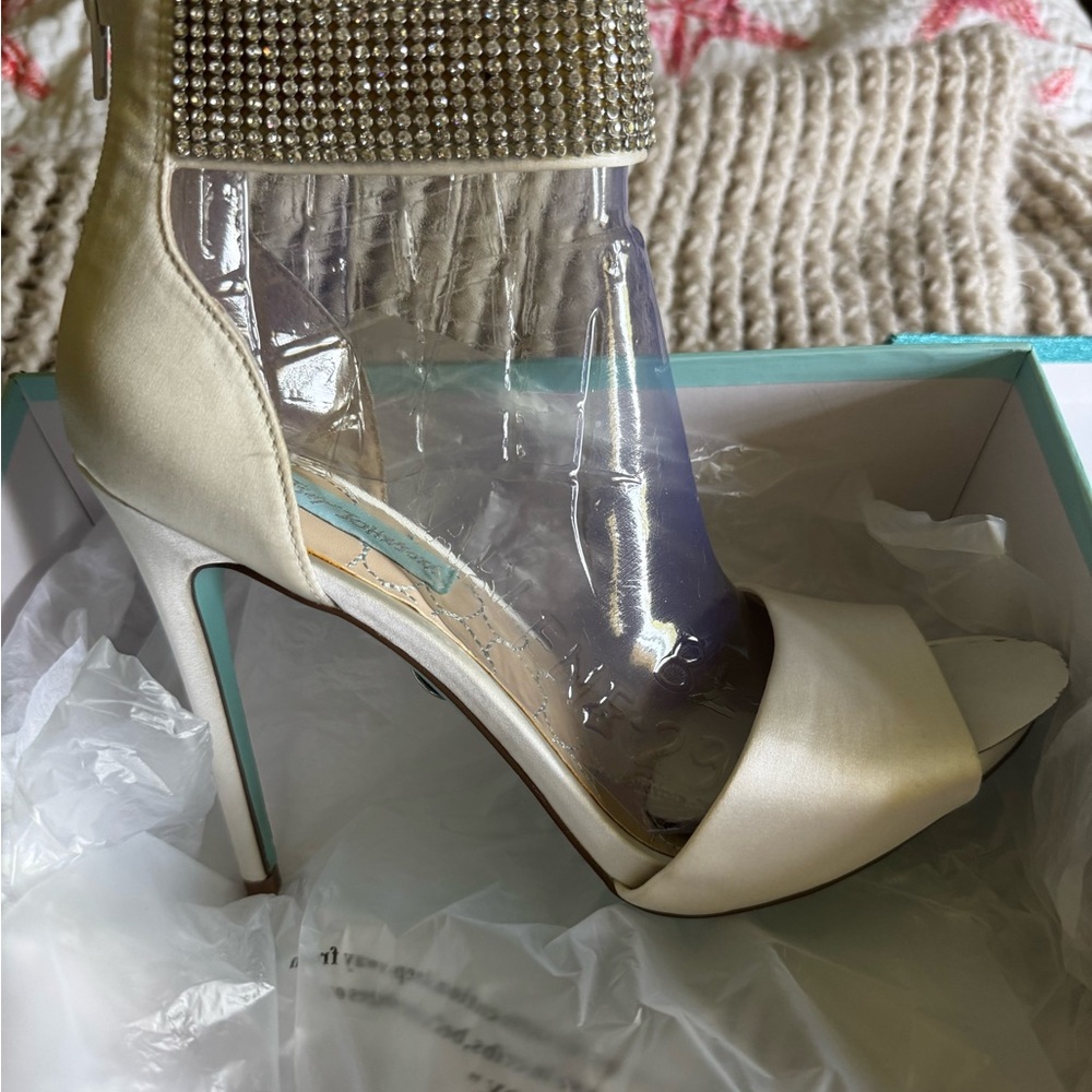 Elegant Cream High Heel Sandals Betsy Johnson